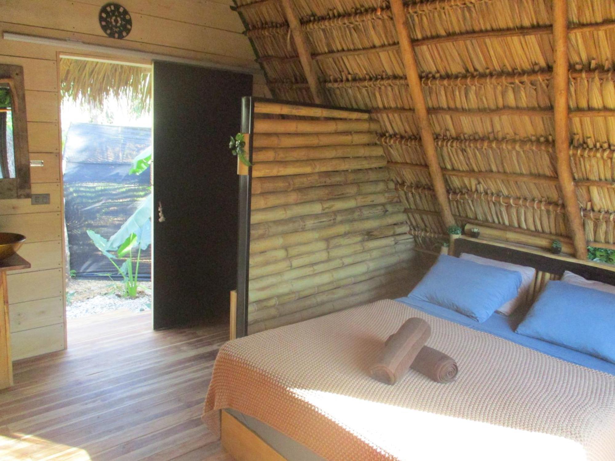 Cabinas De Lou Eco Tamarindo * Santa Rosa (Tamarindo)