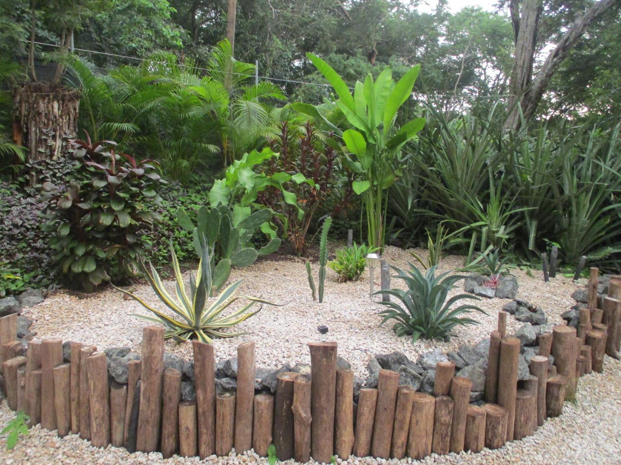 Cabinas De Lou Eco Tamarindo Santa Rosa (Tamarindo)