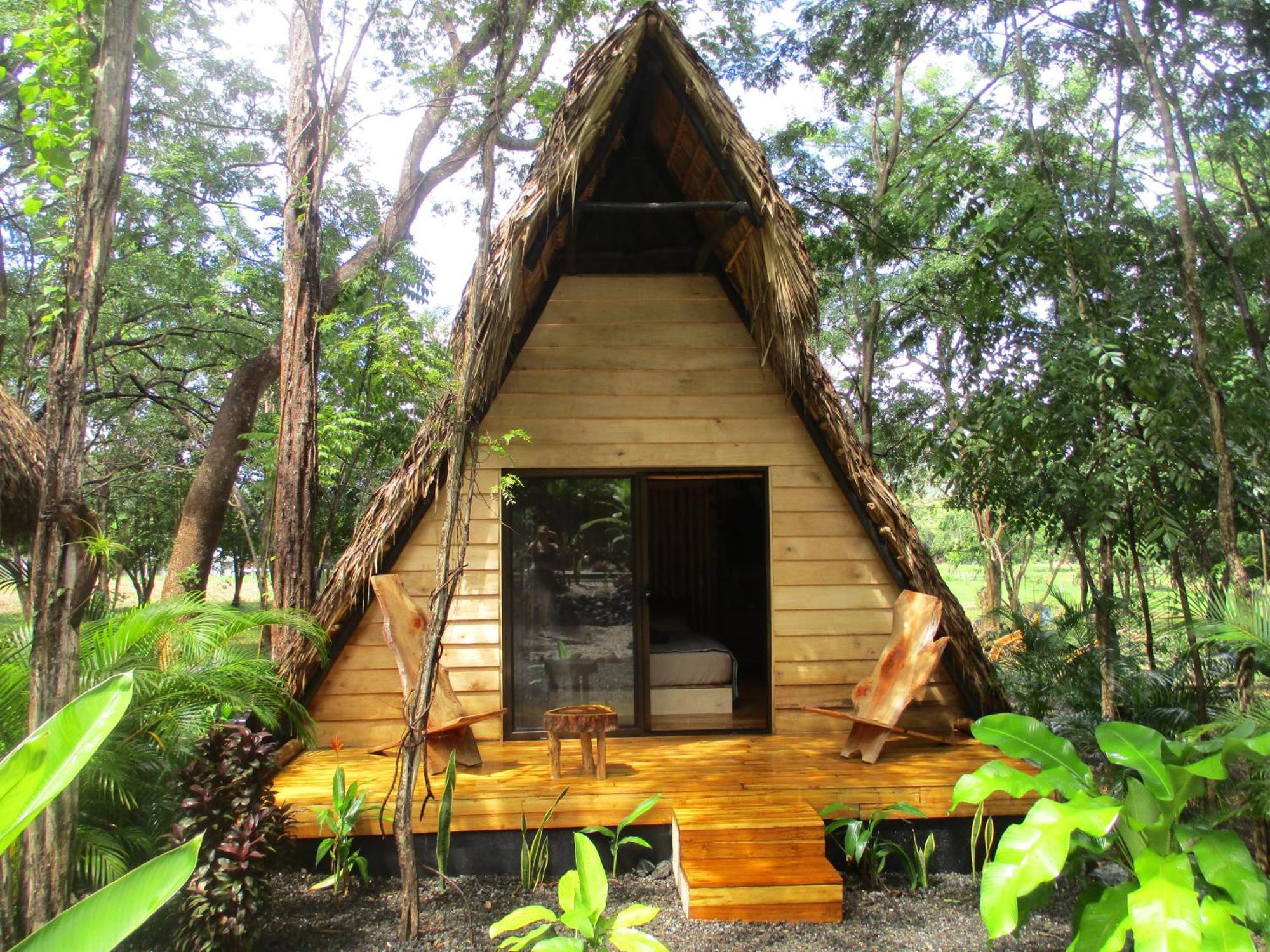 Cabinas De Lou Eco Tamarindo * Santa Rosa (Tamarindo)